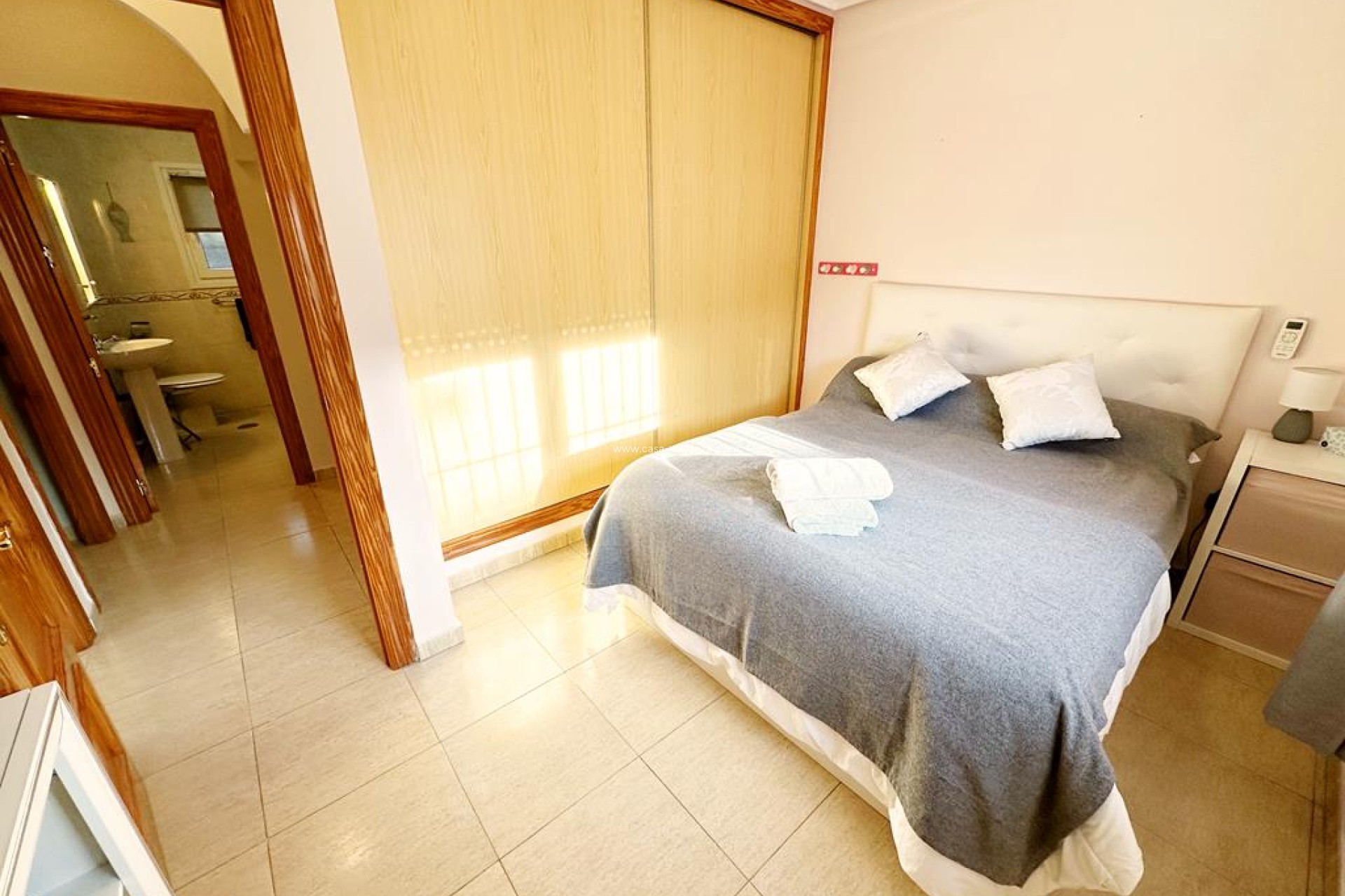 Resale - Villa - Lo Santiago - Inland