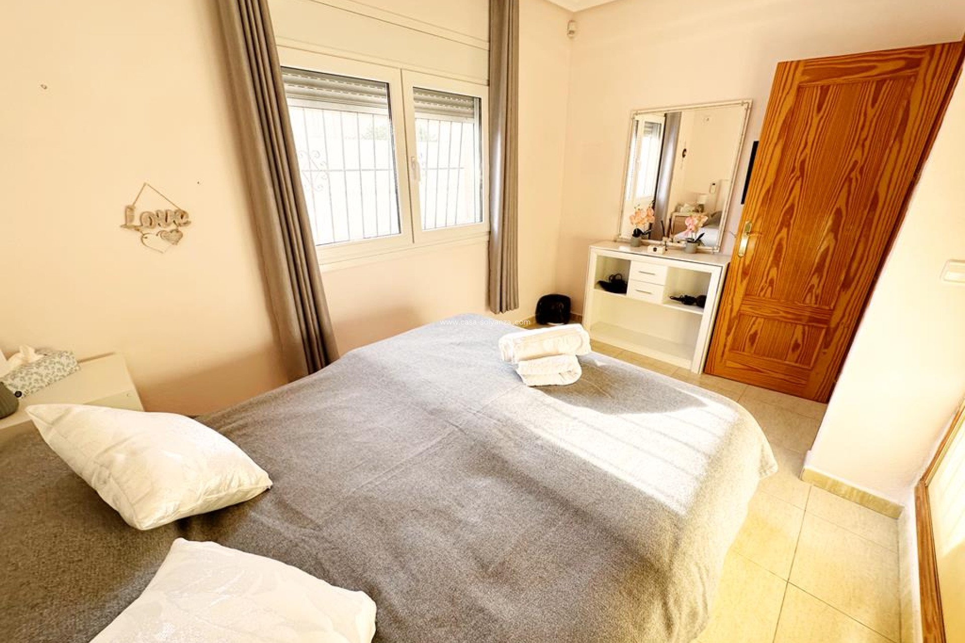 Resale - Villa - Lo Santiago - Inland