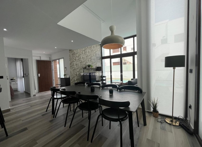Resale - Villa - Los Balcones - Costa Blanca