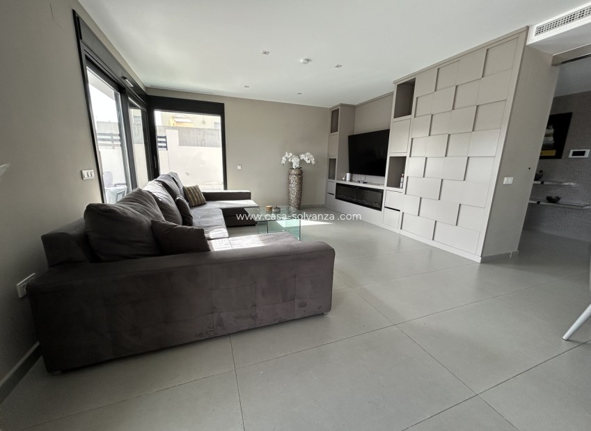 Resale - Villa - Los Balcones - Costa Blanca