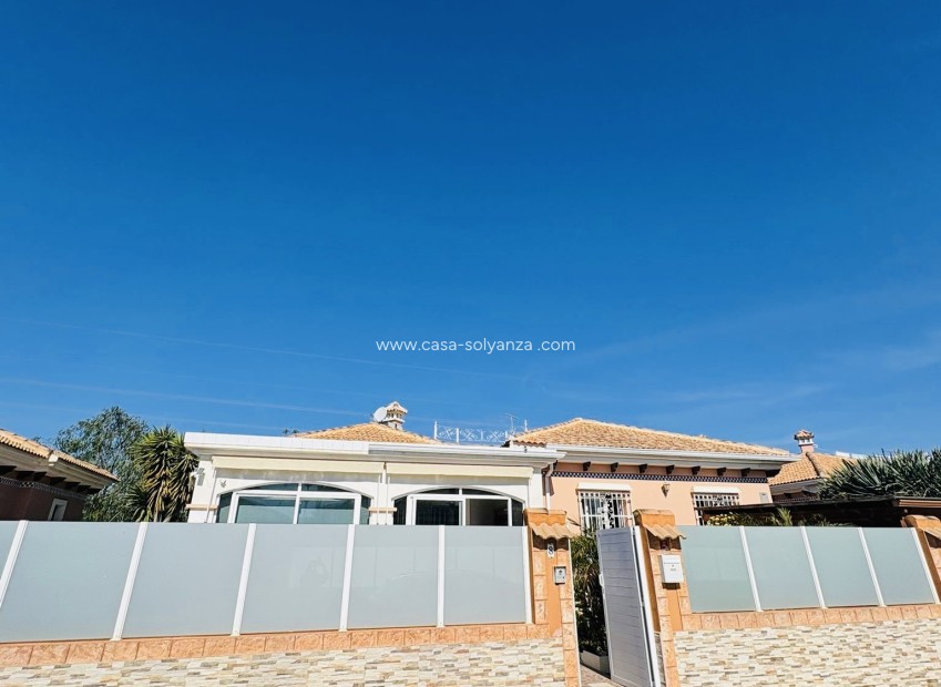 Resale - Villa - Los Montesinos - 0