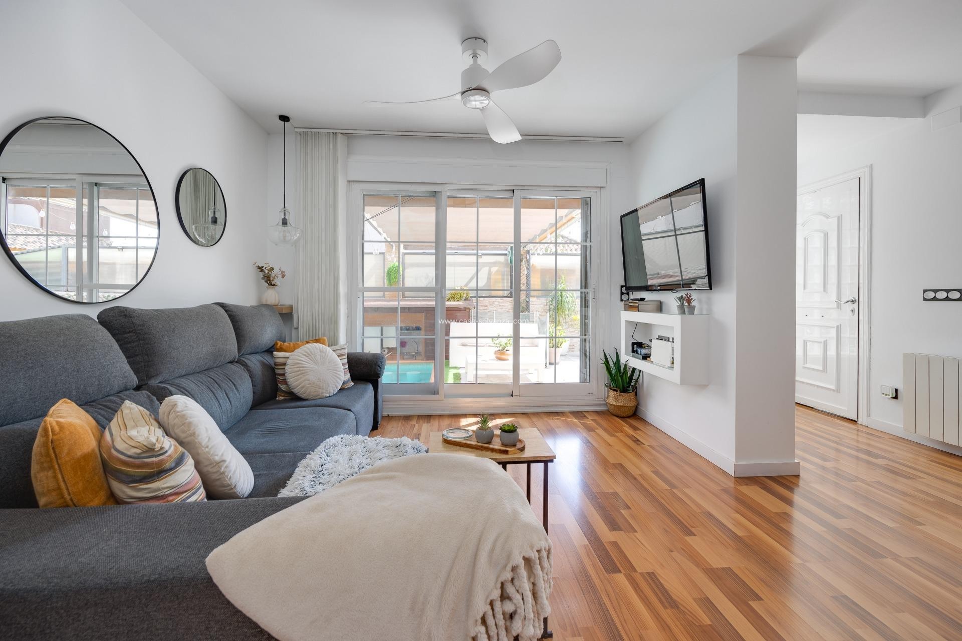 Resale - Villa - Los Montesinos - La Herrada