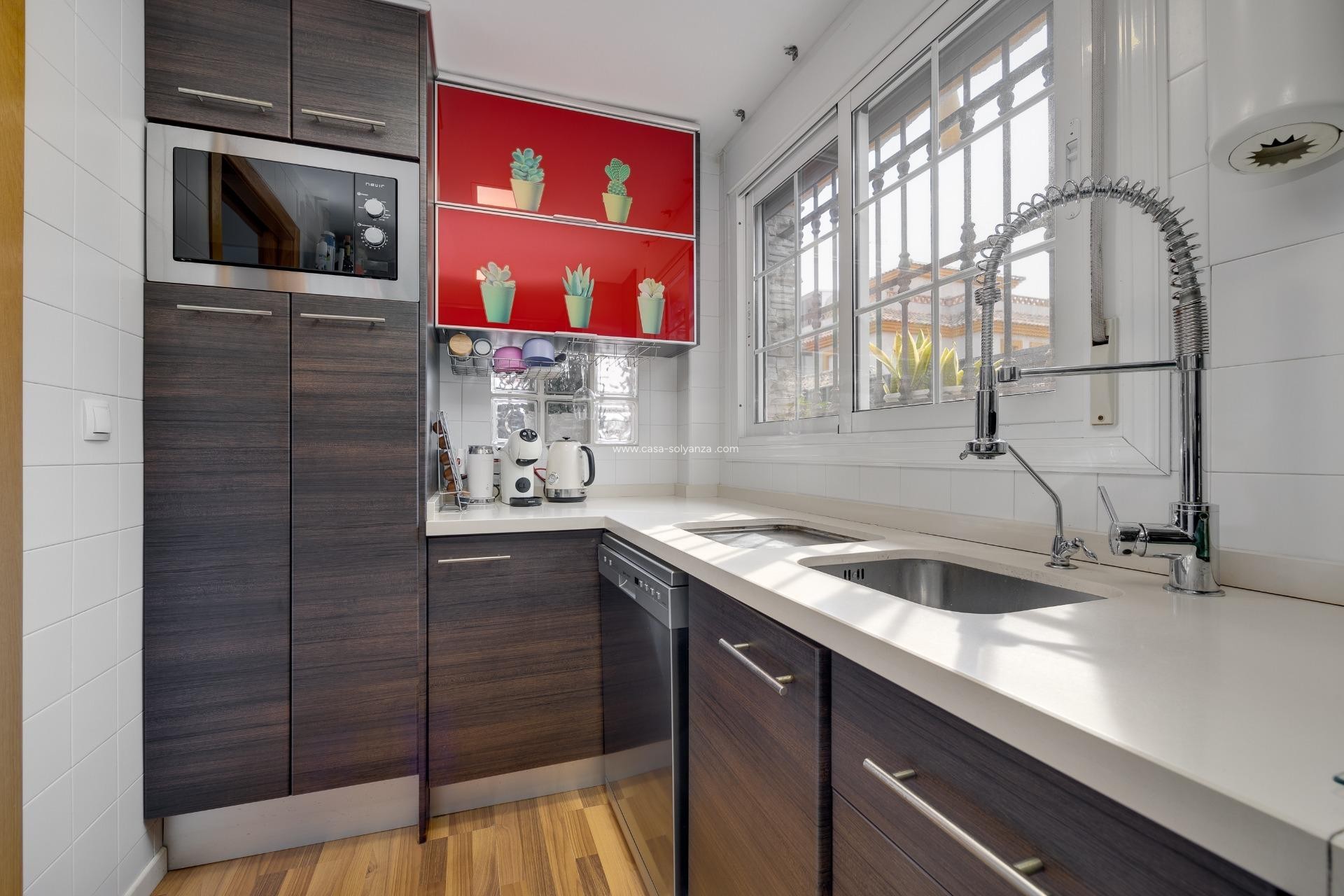 Resale - Villa - Los Montesinos - La Herrada