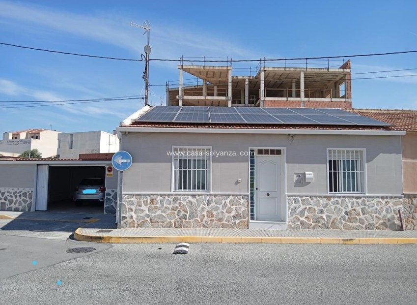 Resale - Villa - Los Montesinos - PUEBLO CENTRO