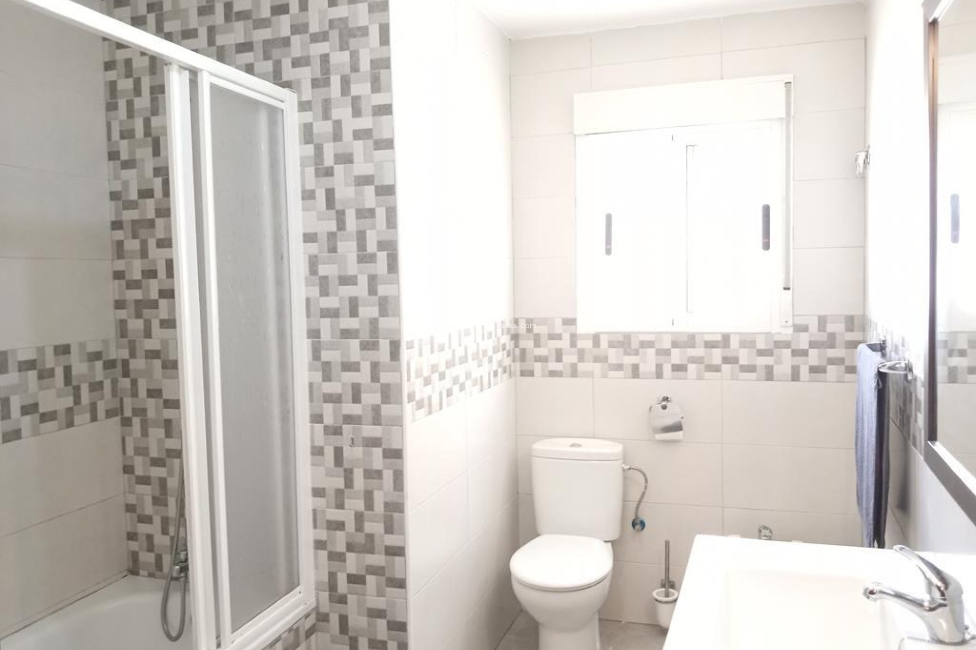 Resale - Villa - Los Montesinos - PUEBLO CENTRO