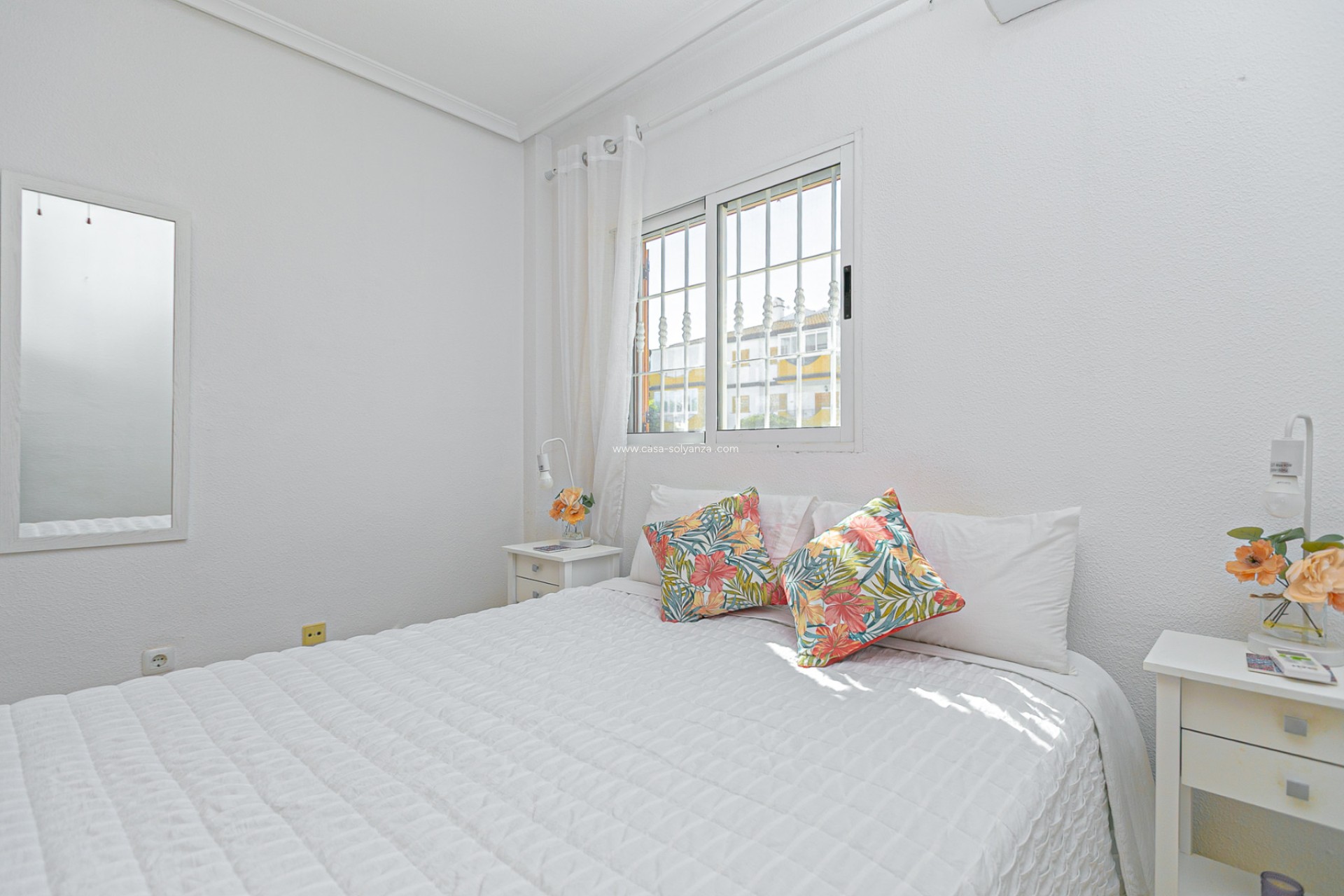 Resale - Villa - Mil Palmeras - Riomar