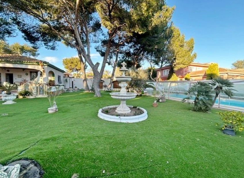 Resale - Villa - Orihuela Costa - Altos De Campoamor