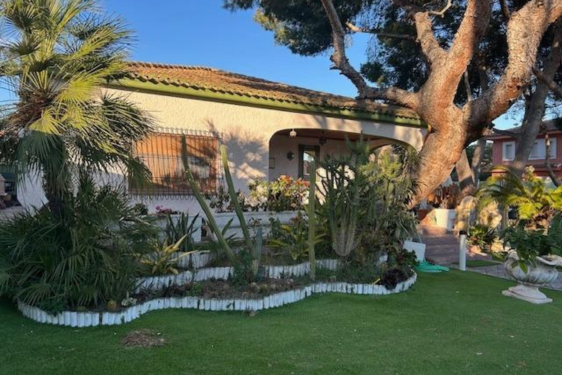 Resale - Villa - Orihuela Costa - Altos De Campoamor