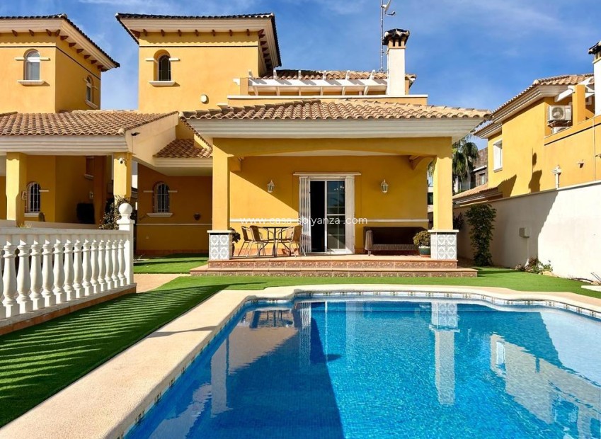 Resale - Villa - Orihuela Costa - Cabo Roig