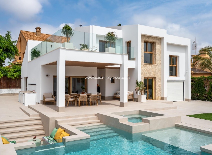 Resale - Villa - Orihuela Costa - Campoamor