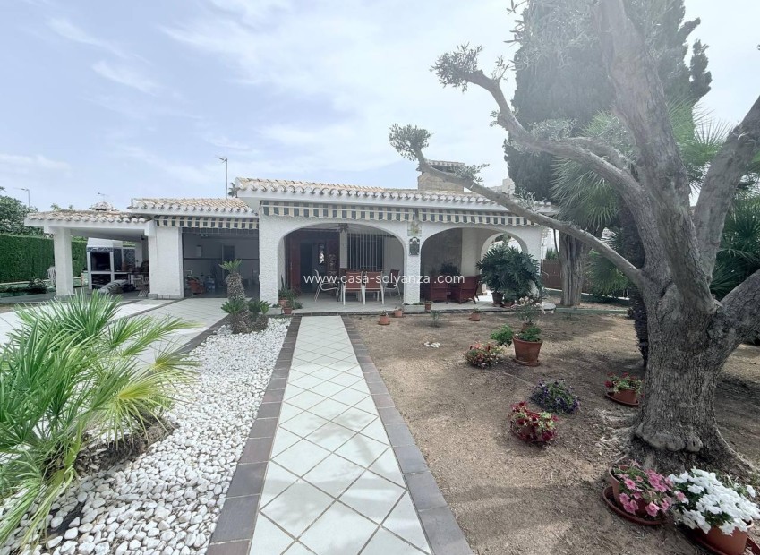 Resale - Villa - Orihuela Costa - Campoamor