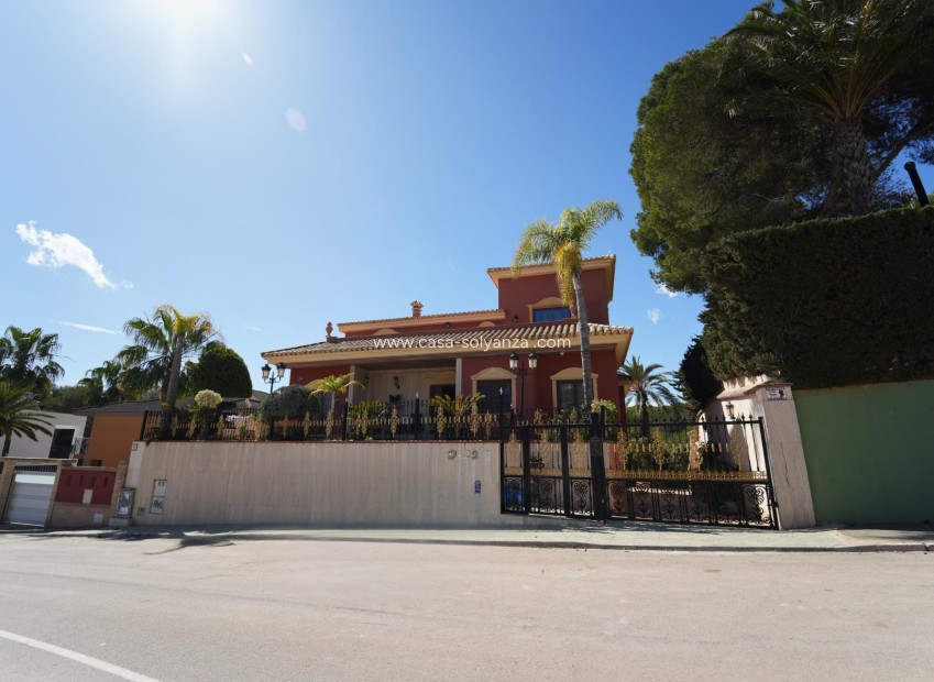 Resale - Villa - Orihuela Costa - Campoamor