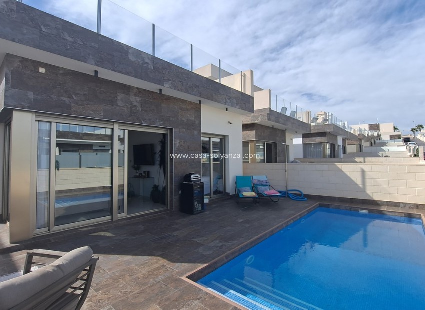 Resale - Villa - Orihuela Costa - Costa Blanca