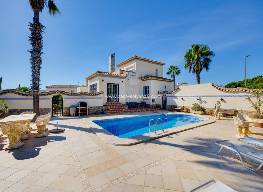 Resale - Villa - Orihuela Costa - Costa Blanca