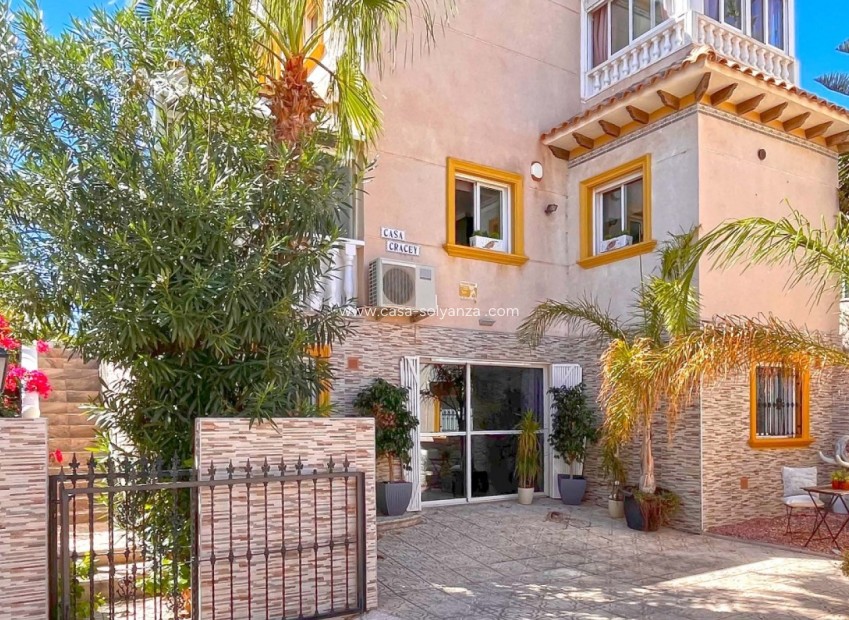 Resale - Villa - Orihuela Costa - Costa Blanca