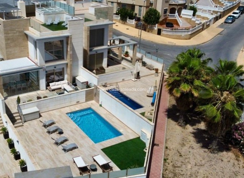 Resale - Villa - Orihuela Costa - Costa Blanca
