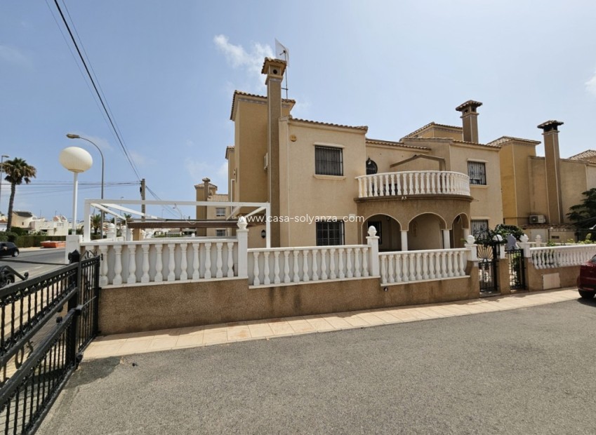 Resale - Villa - Orihuela Costa - Costa Blanca
