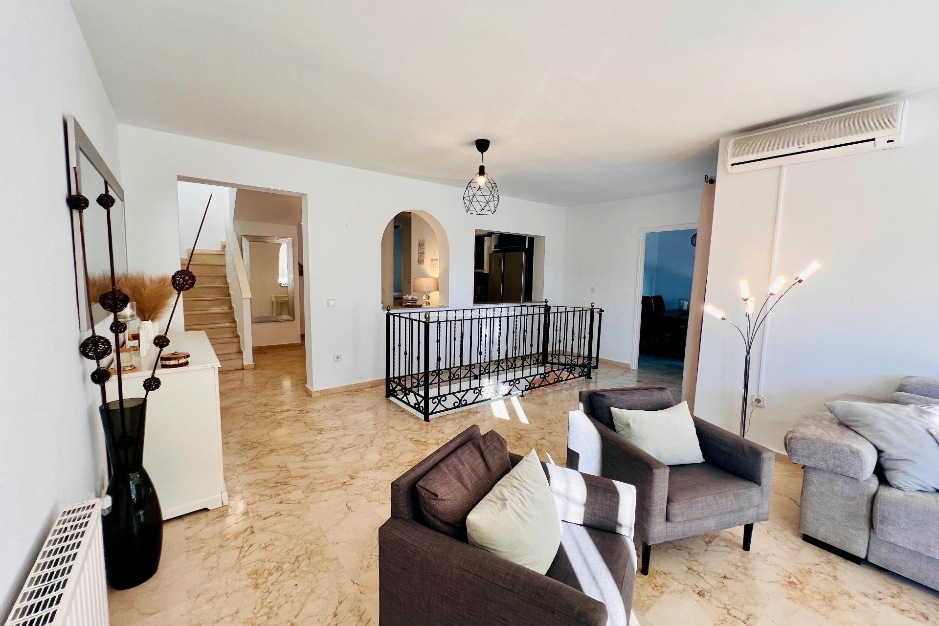 Resale - Villa - Orihuela Costa - Costa Blanca