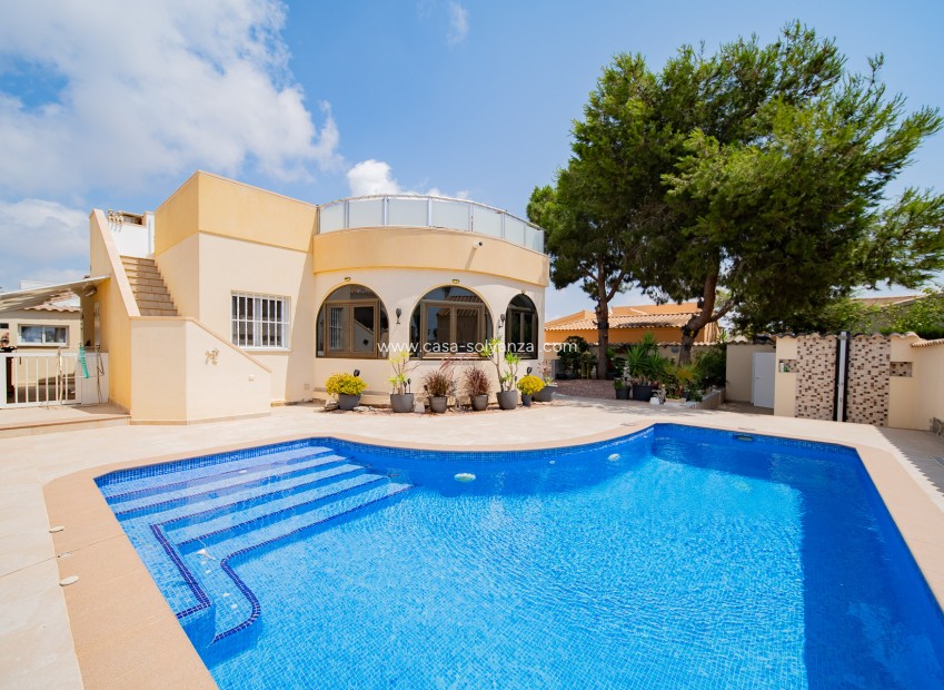Resale - Villa - Orihuela Costa - La Florida