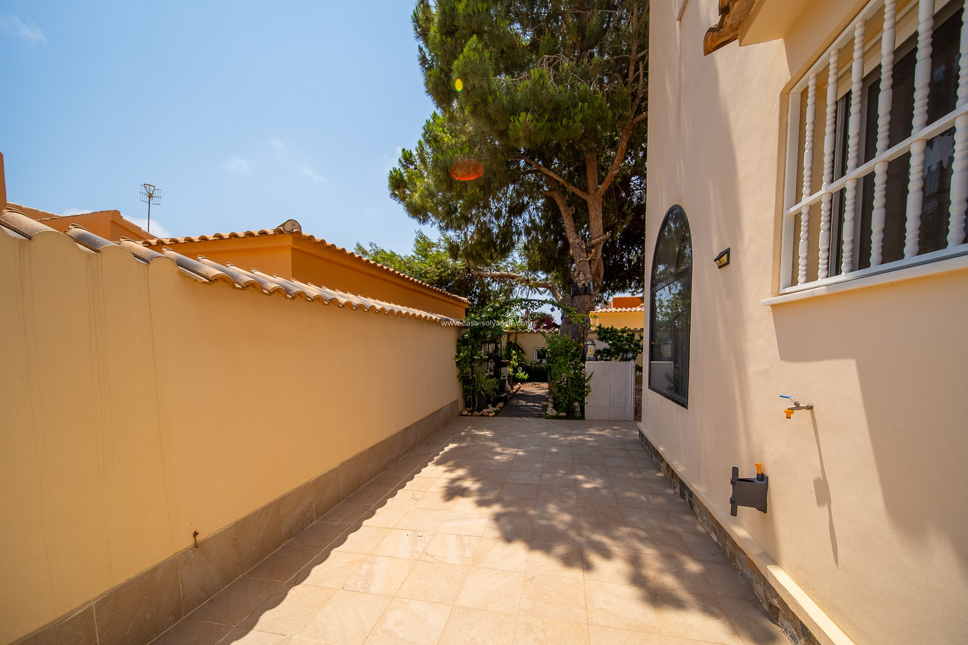Resale - Villa - Orihuela Costa - La Florida