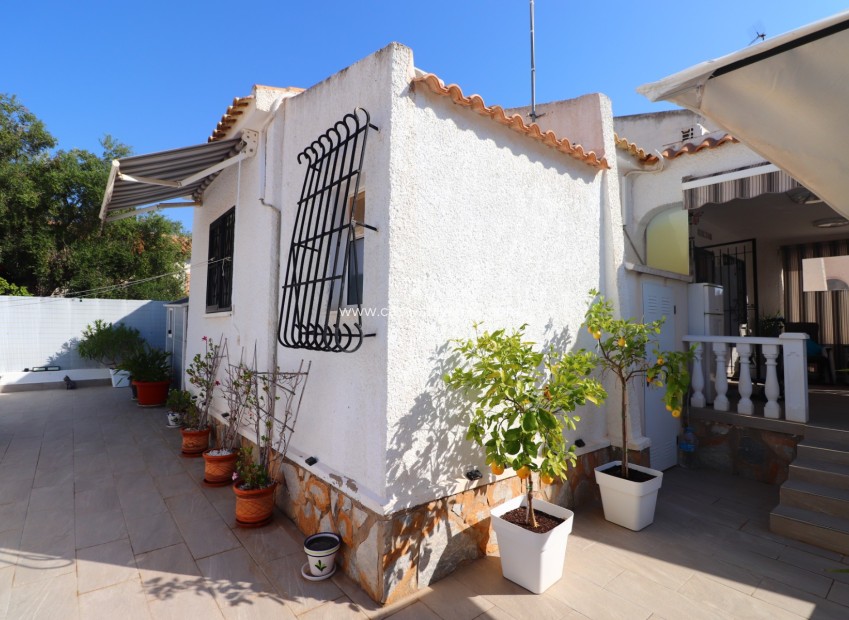 Resale - Villa - Orihuela Costa - La Florida