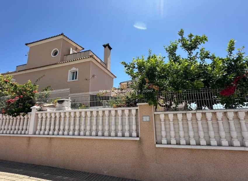 Resale - Villa - Orihuela Costa - La Regia