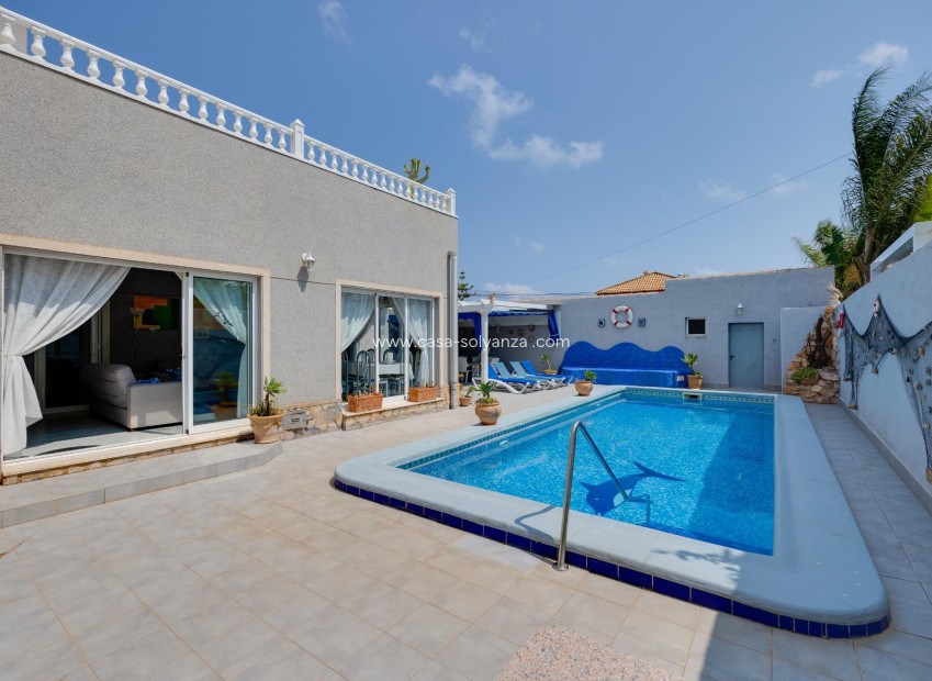 Resale - Villa - Orihuela Costa - La Regia