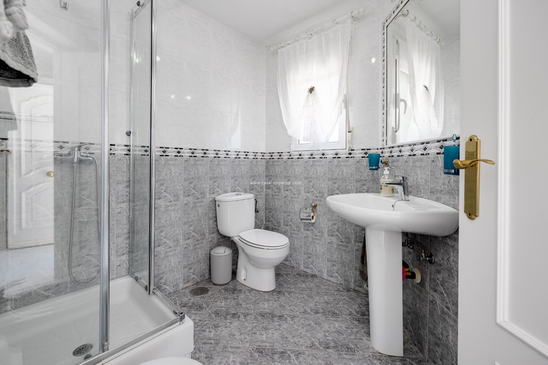 Resale - Villa - Orihuela Costa - La Regia