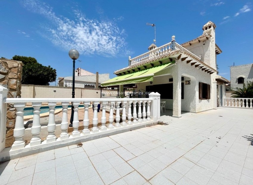 Resale - Villa - Orihuela Costa - La Zenia