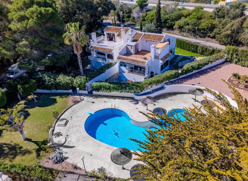 Resale - Villa - Orihuela Costa - La Zenia