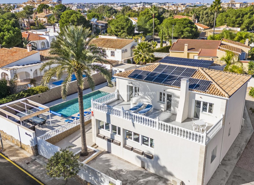 Resale - Villa - Orihuela Costa - La Zenia