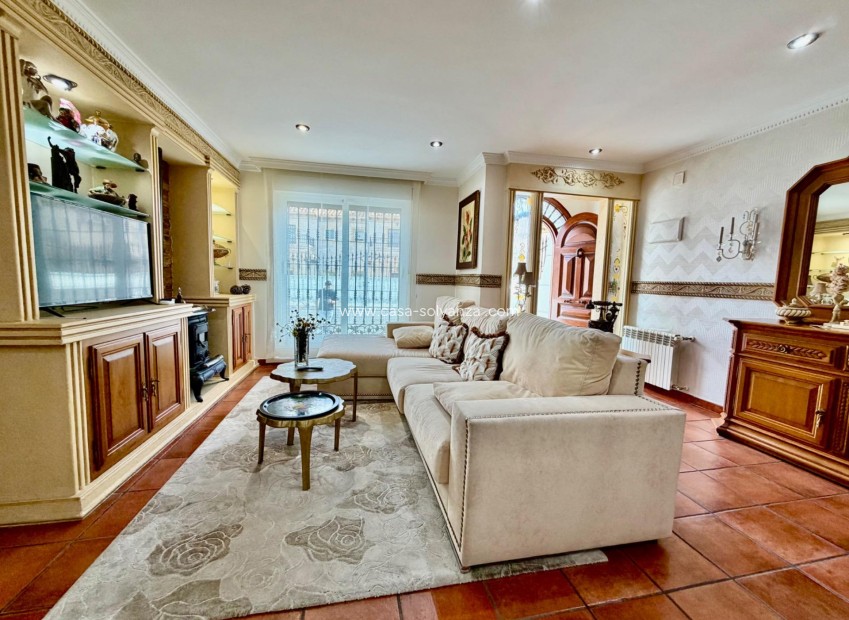 Resale - Villa - Orihuela Costa - La Zenia