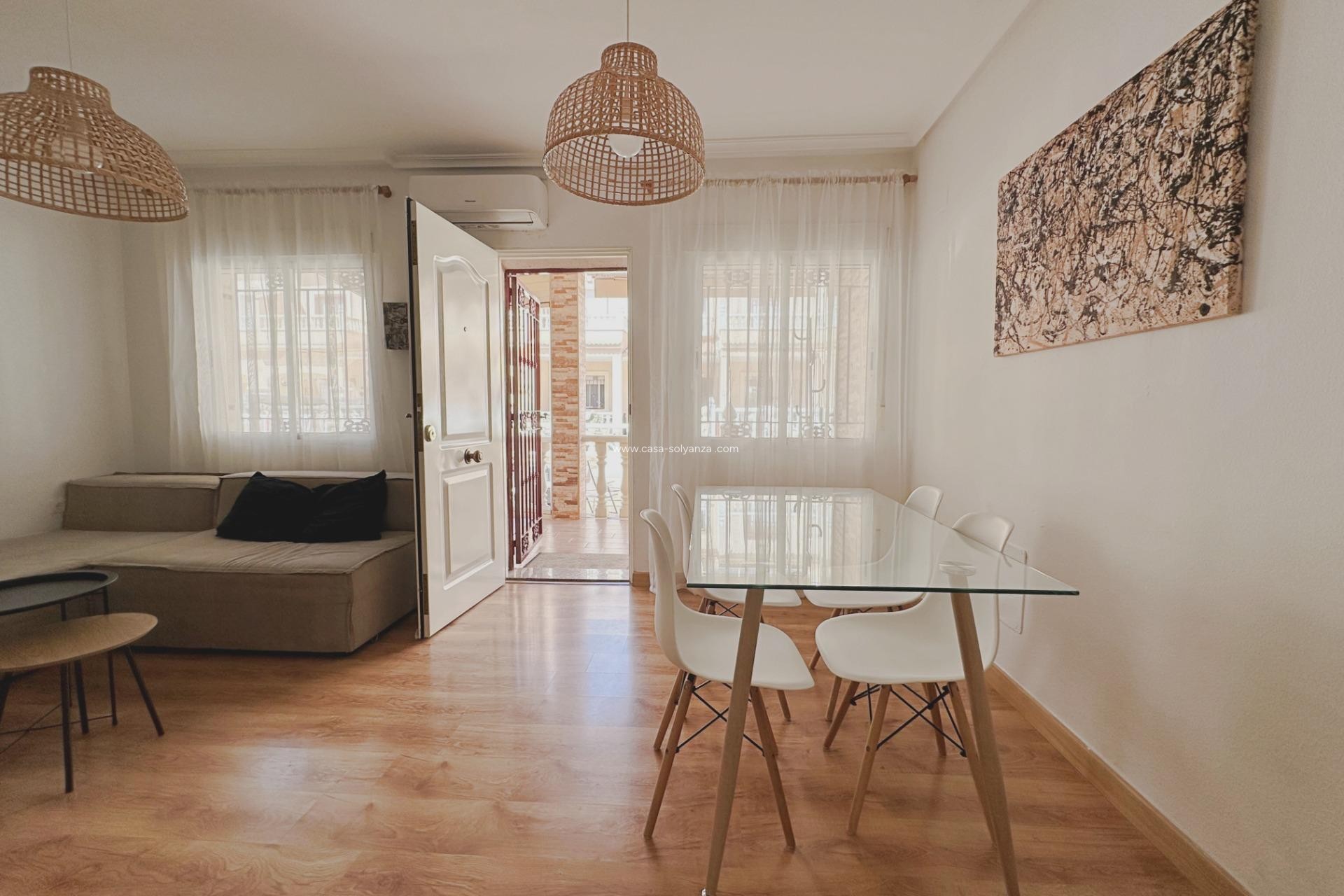Resale - Villa - Orihuela Costa - La Zenia