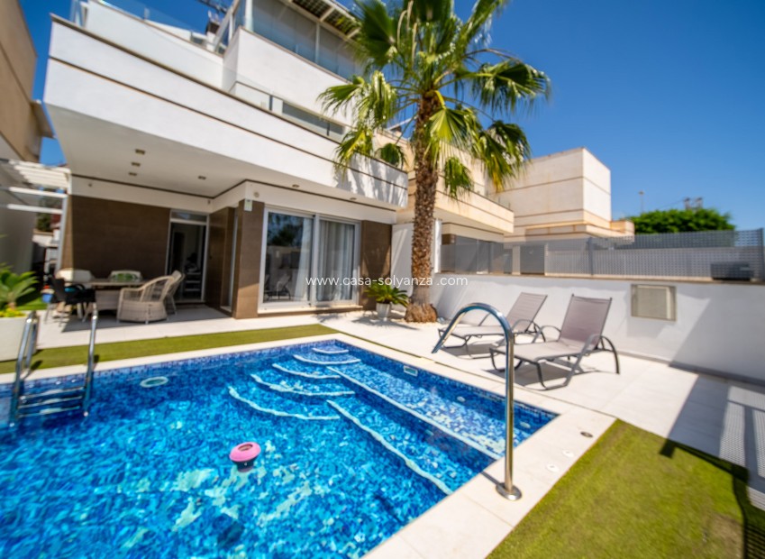 Resale - Villa - Orihuela Costa - Lomas de Cabo Roig