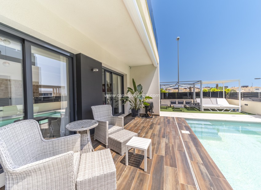 Resale - Villa - Orihuela Costa - Lomas de Cabo Roig