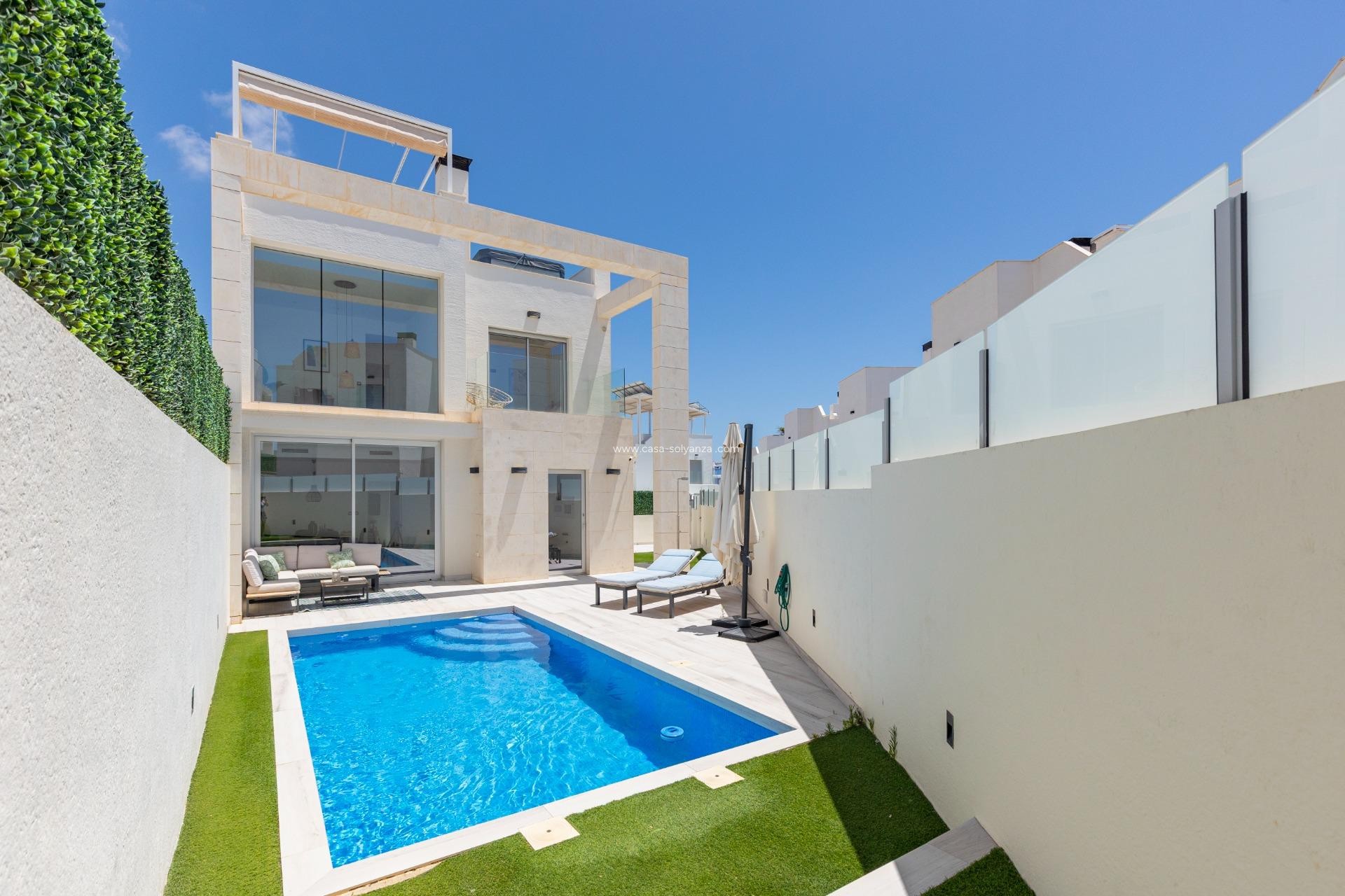 Resale - Villa - Orihuela Costa - Lomas de Cabo Roig