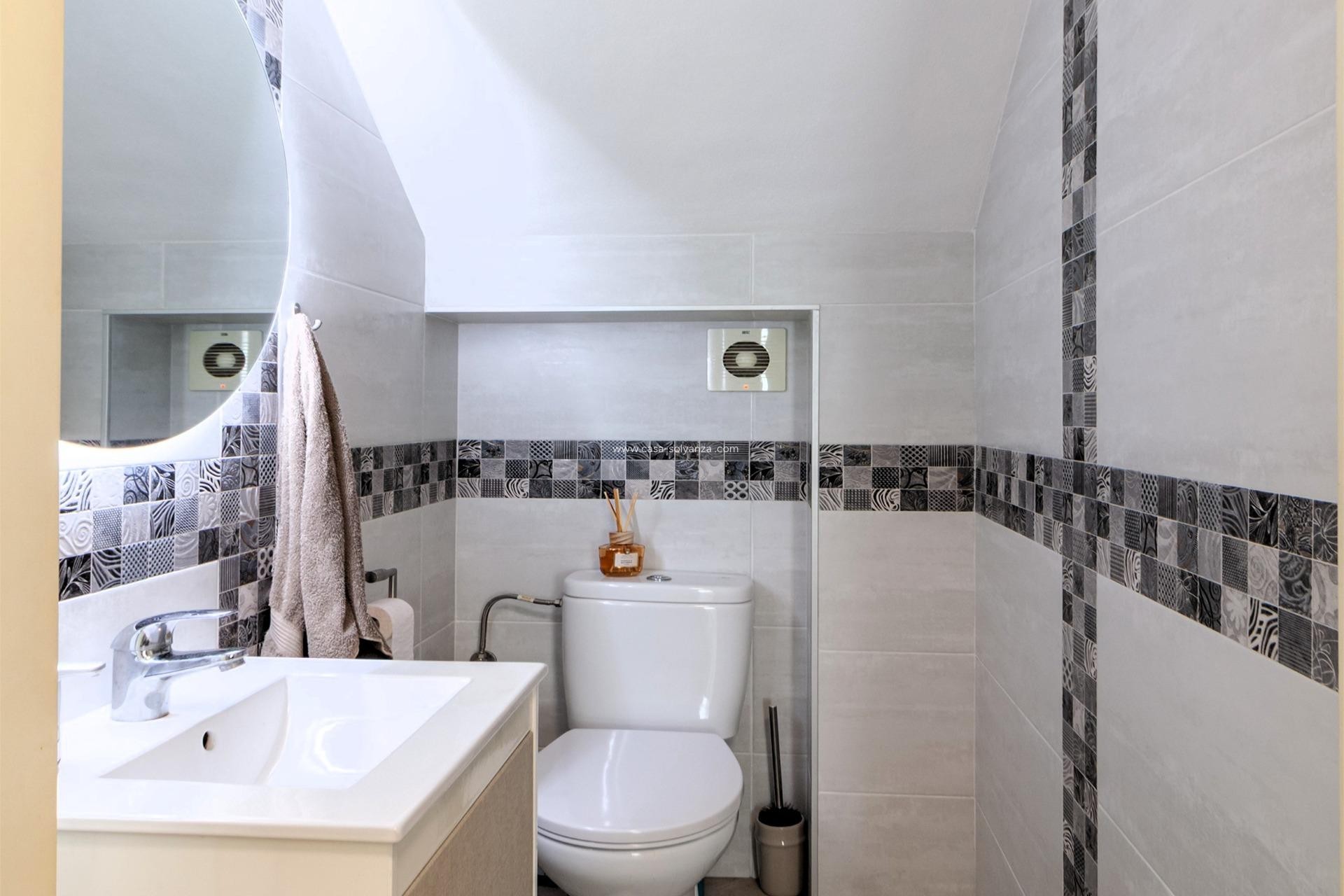 Resale - Villa - Orihuela Costa - Los Almendros-La Florida