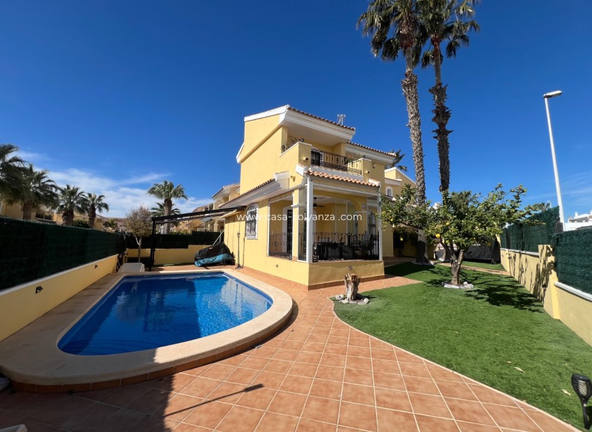 Resale - Villa - ORIHUELA COSTA - Los Dolses