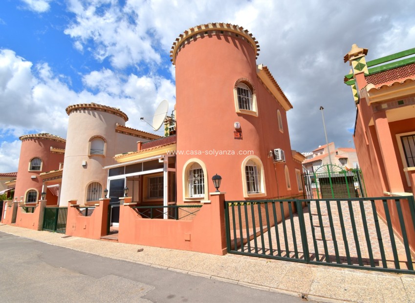Resale - Villa - Orihuela Costa - Playa Flamenca