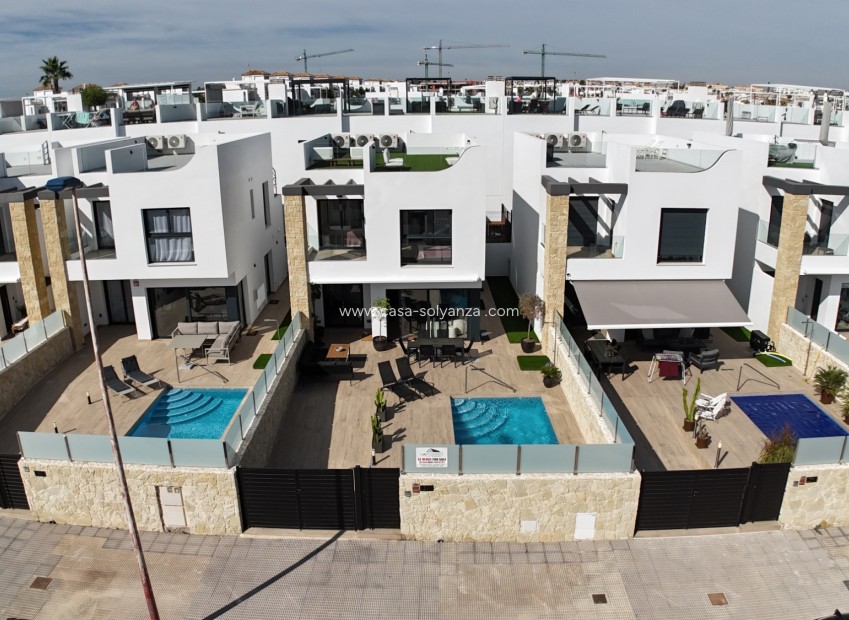 Resale - Villa - Orihuela Costa - Punta Prima