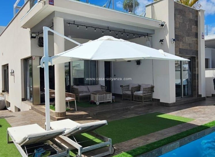 Resale - Villa - Orihuela Costa - Villamartín
