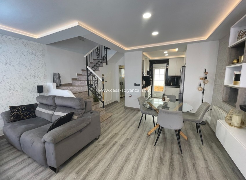 Resale - Villa - Orihuela Costa - Villamartín