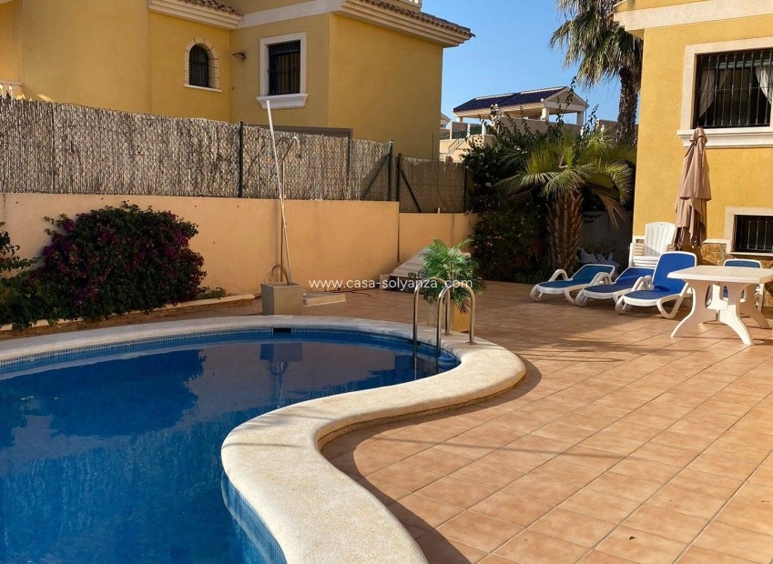 Resale - Villa - Orihuela Costa - Villamartín