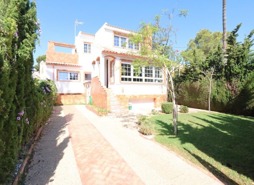 Resale - Villa - Orihuela Costa - Villamartín