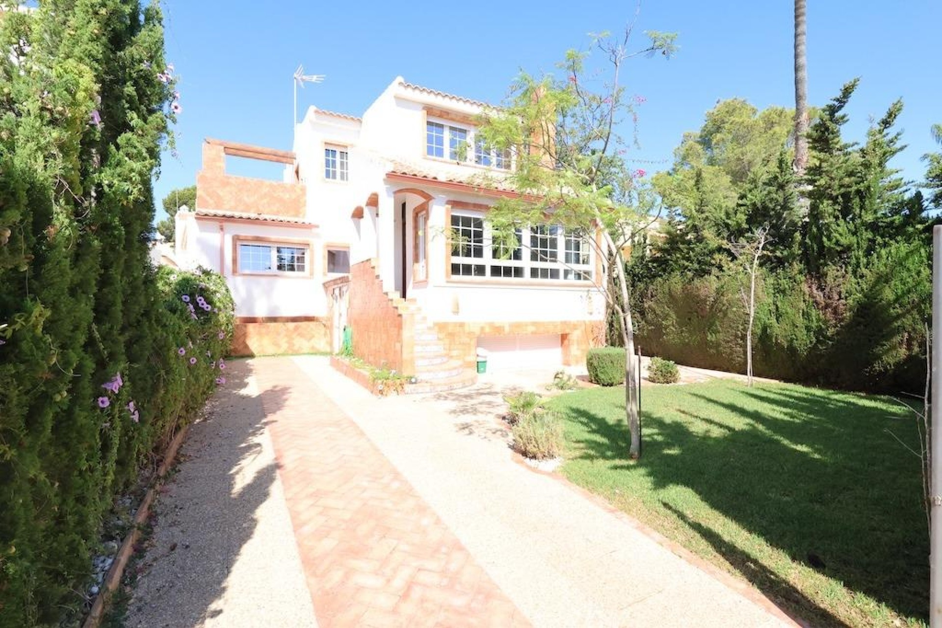 Resale - Villa - Orihuela Costa - Villamartín