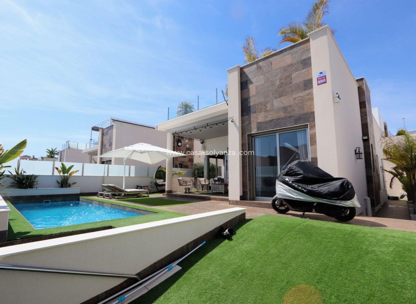 Resale - Villa - Orihuela Costa - Villamartín