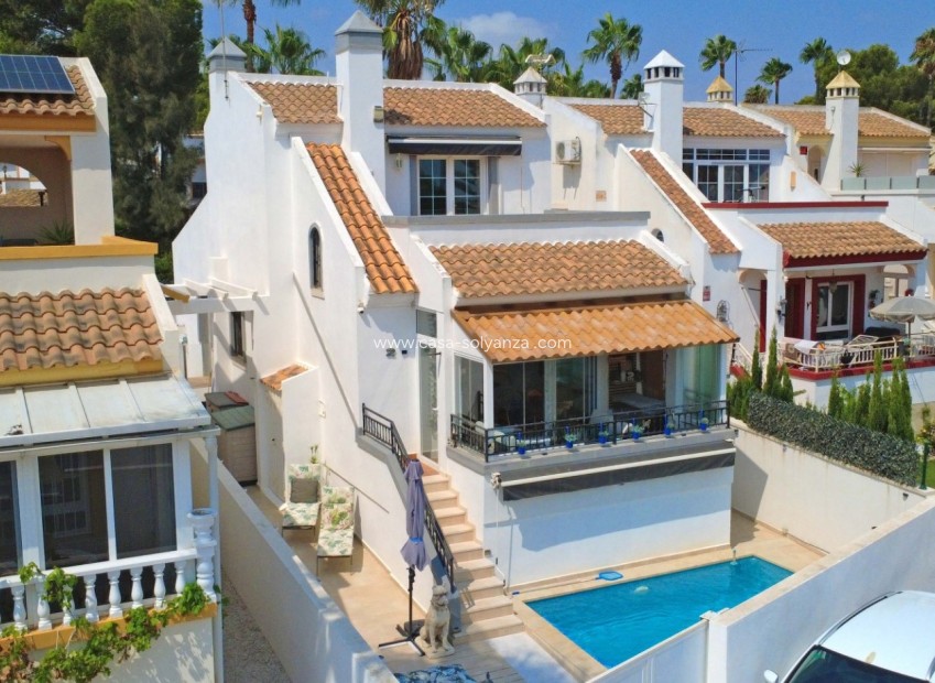 Resale - Villa - Orihuela Costa - Villamartín