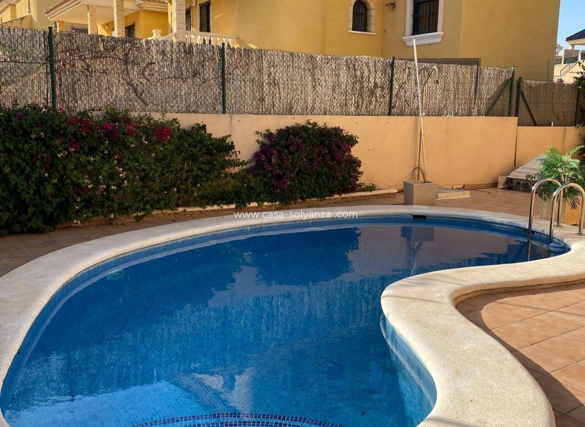 Resale - Villa - Orihuela Costa - Villamartín