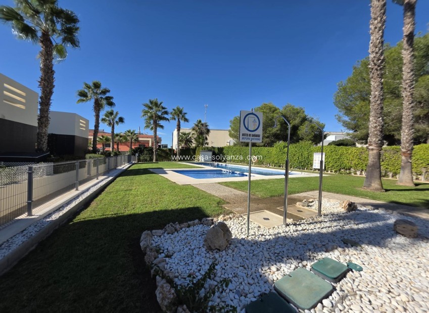Resale - Villa - Orihuela Costa - Villamartín