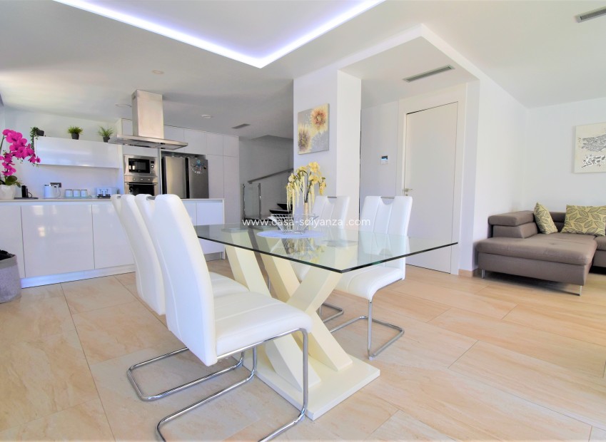 Resale - Villa - Orihuela Costa - Villamartín